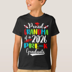 Camiseta Avó orgulhosa da pré-escola de 2026 formada no dia