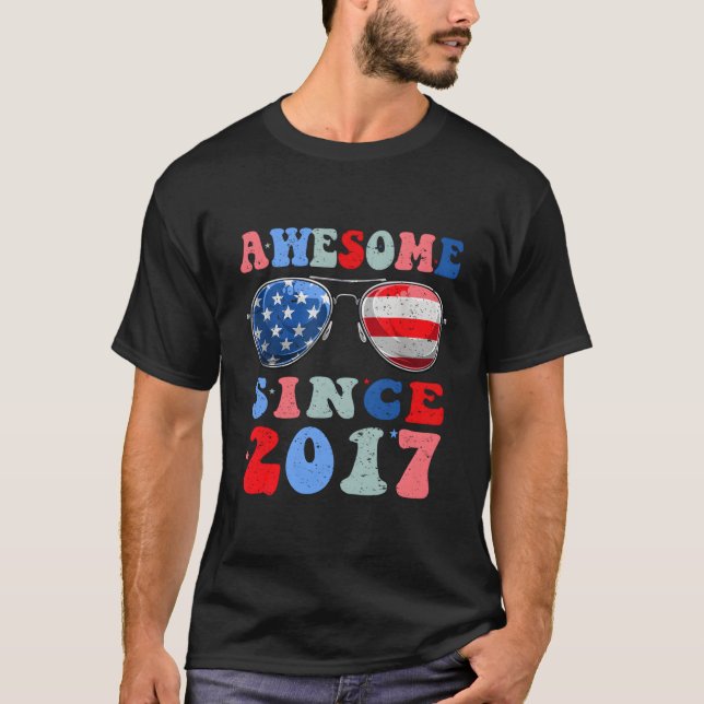 Camiseta Awesome Since 2017 6 Years 4Th Of July (Frente)