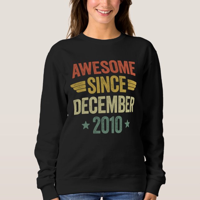 Camiseta Awesome Since December 2010 (Frente)