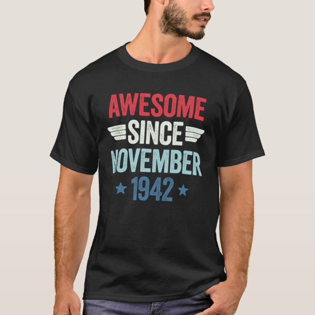 Camiseta Awesome Since November 1942 (Frente)