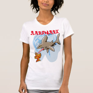 Camiseta Awo Aarshark pegando um peixe.