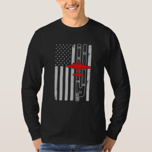 Camiseta B-17 Fortaleza Voadora Pista de Bandeira Americana