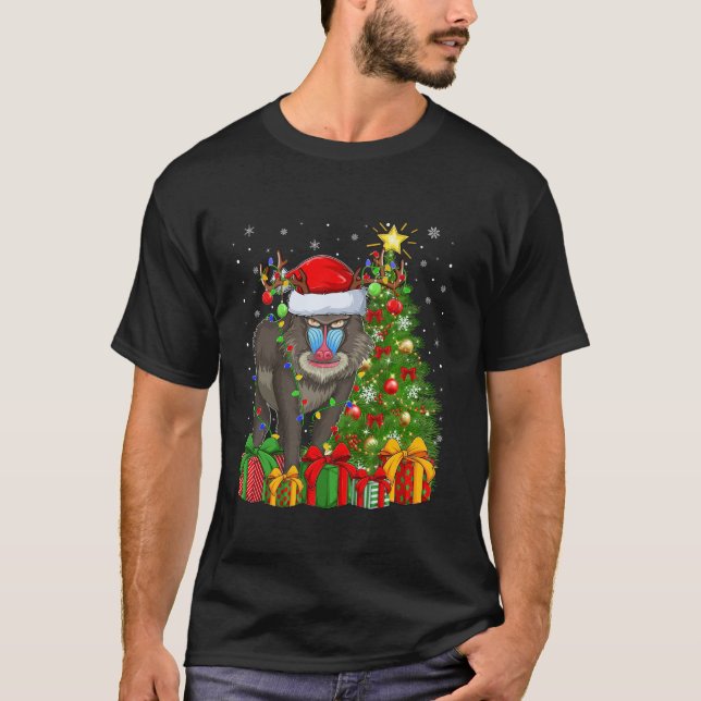 Camiseta Baboon Xmas Tree Lighting Santa Hat Baboon Natal (Frente)