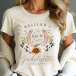 Camiseta Bach Crew Western Floral Hachelorette<br><div class="desc">Entra em estilo com a estonteante camisa floral da Festa de solteira ocidental de baleia "A Tripulação Bach"! Misturando conforto e charme, esta camisa é projetada para a noiva moderna que celebra seu espírito único. Perfeito para uma Bachelorette de temática ocidental, para mostrar seu amor por todas as coisas ocidentais,...</div>