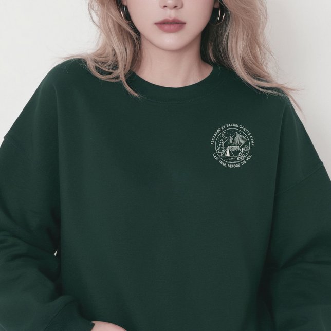 Camiseta Bachelorette de Campanha nas Montanhas (Mountain Camping Weekend Bachelorette Sweatshirt)