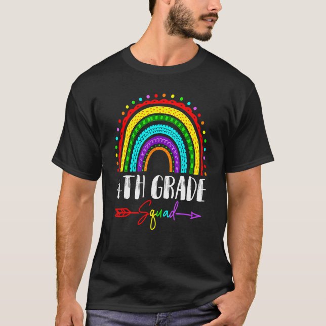 Camiseta Back To School Fourth 4th Grade Squad Cute Rainbow (Frente)