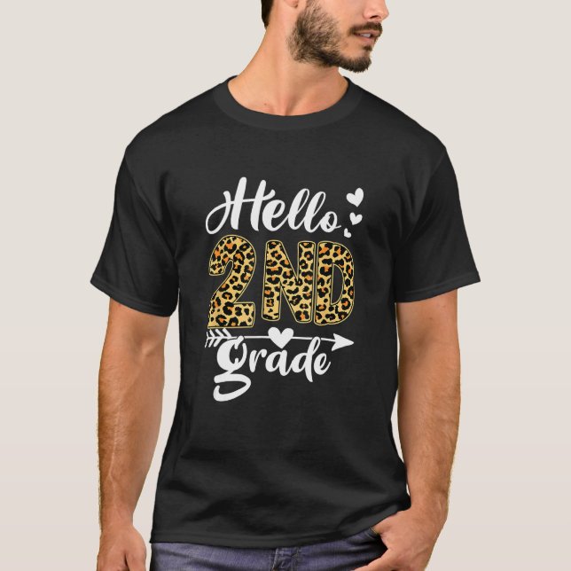 Camiseta Back To School Hello 2nd Grade Second Grade Leopar (Frente)