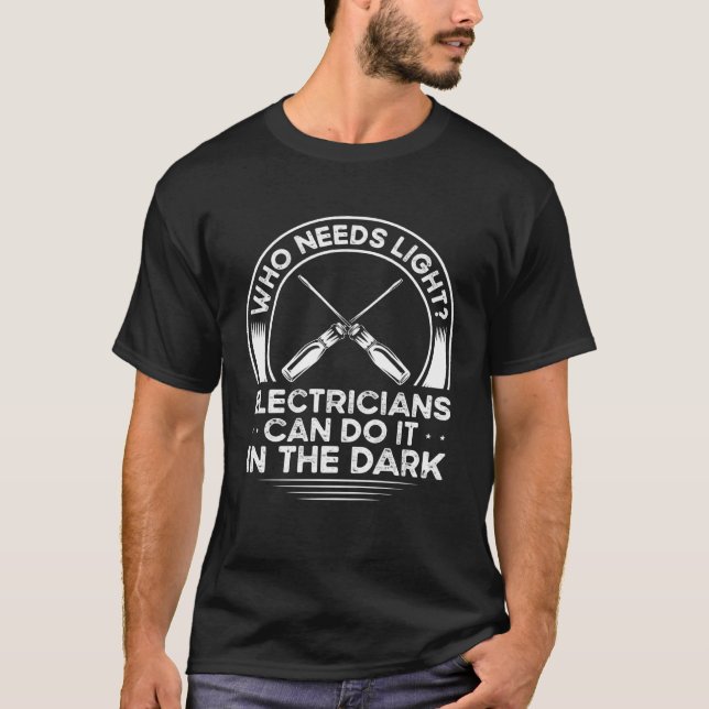 Camiseta Backprint Que Precisa De Eletricidade Leve Pode Fa (Frente)