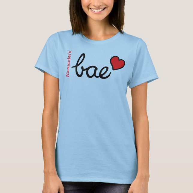 Camiseta Bae texto para bebês e coração vermelho com namora (Frente)