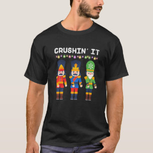 Camiseta Balança de Natal com Foguete de Nutcracker
