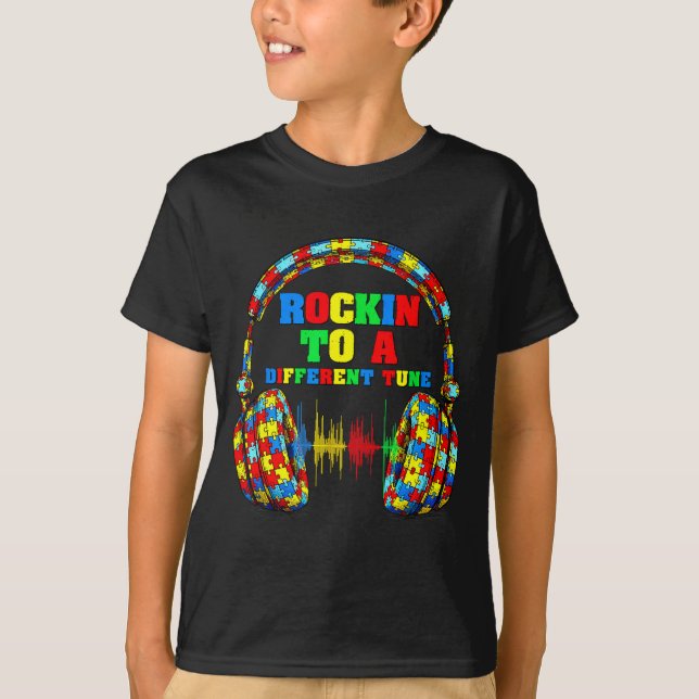 Camiseta Balançando ao ritmo de uma melodia diferente, cons (Frente)