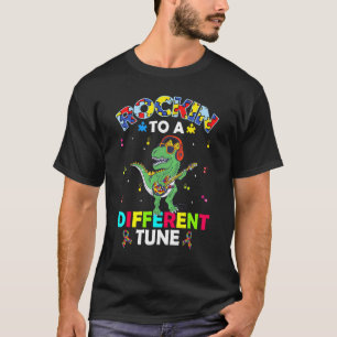 Camiseta Balançando Ao Som De Uma Melodia Diferente Dinossa