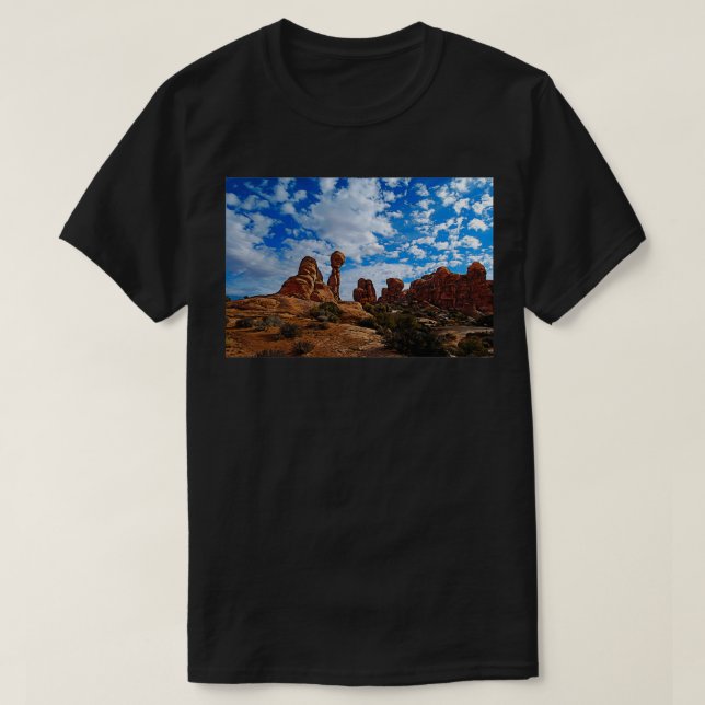 Camiseta Balanced Rock Arches National Park (Frente do Design)