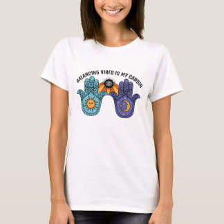 Camiseta Balancing Vibes Sun & Moon Celestial Hamsa