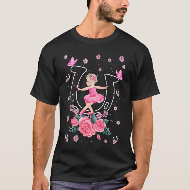 Camiseta Ballerina in tutu dancing in horseshoe girls' ball (Frente)