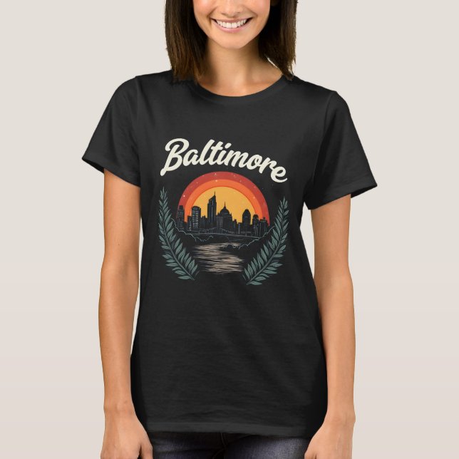 Camiseta Baltimore Retro Skyline com Sunset (Frente)
