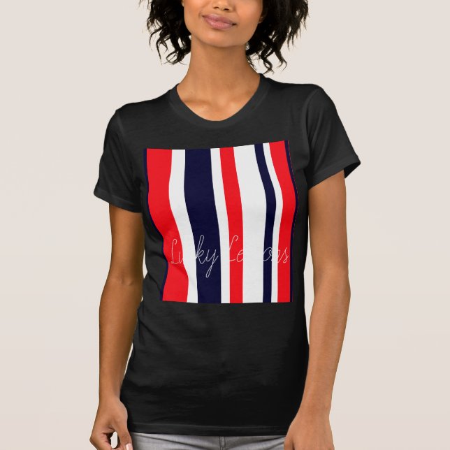Camiseta Bandas Brancas, Azuis E Vermelhas (Frente)