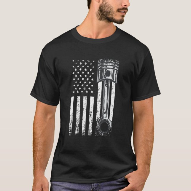 Camiseta Bandeira Americana Com Motor De Carro Desi Gráfico (Frente)