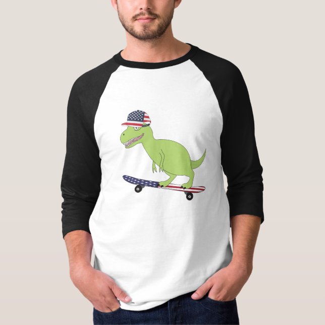 Camiseta Bandeira Americana Dinosaur Skateboard (Frente)