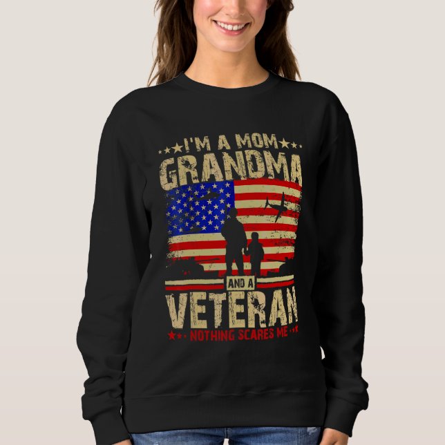 Camiseta Bandeira Americana Nada Assusta Uma Avó Mãe E Um V (Frente)