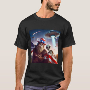 Camiseta Bandeira Americana Sasquatch com Alienígena Ufo Bi