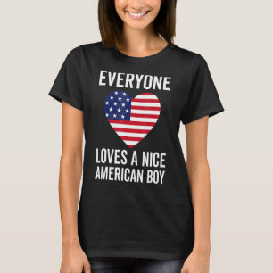 Camiseta Bandeira Americana Todos Adoram Um Belo Menino Ame