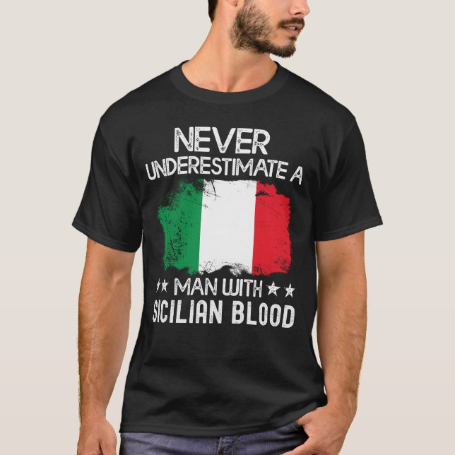 Camiseta Bandeira Da Itália Nunca Subestima Um Homem Com Si (Frente)
