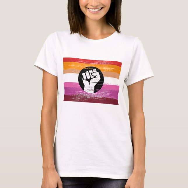 Camiseta Bandeira de Protesto Pintada Lésbica (Frente)
