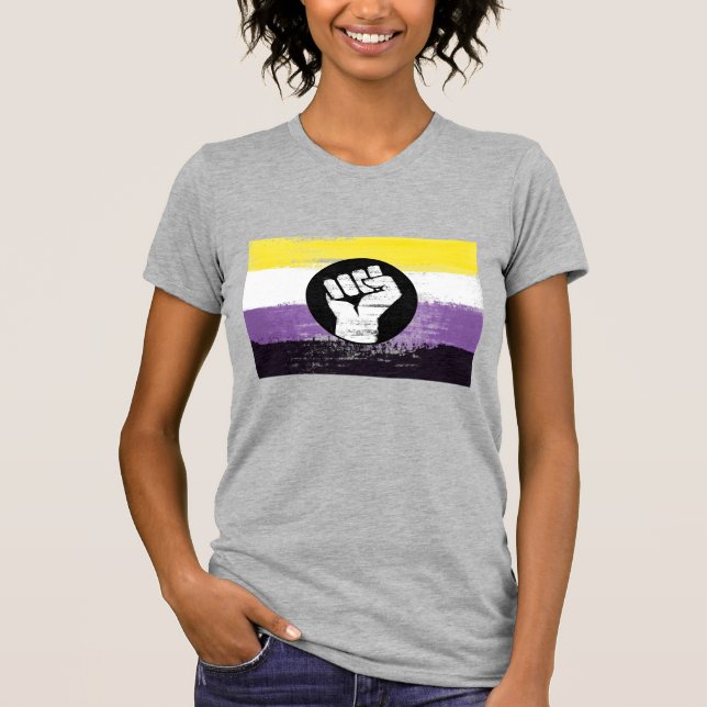 Camiseta Bandeira de Protesto Pintada Não Binária (Frente)