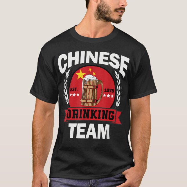 Camiseta Bandeira Divertida da Equipe de Bebedores Chineses (Frente)