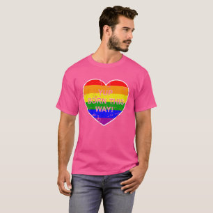 Camiseta Bandeira do Arco-íris Orgulho Gay Coração Sim Nasc