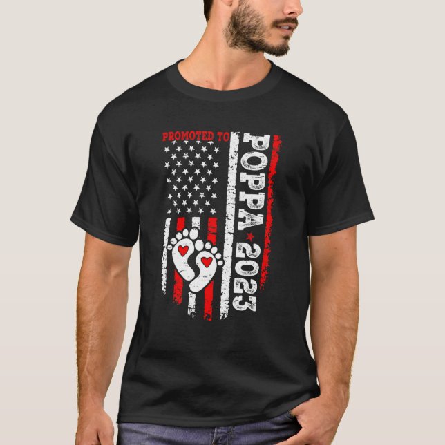 Camiseta Bandeira do Mens Us Promovida ao Poppa Est 2023 (Frente)