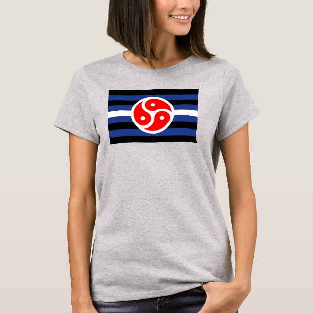 Camiseta Bandeira do Orgulho da Prática de Couro (Frente)