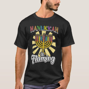 Camiseta Bandeira do Orgulho Gay da Festa de Hanukkah LGBTQ
