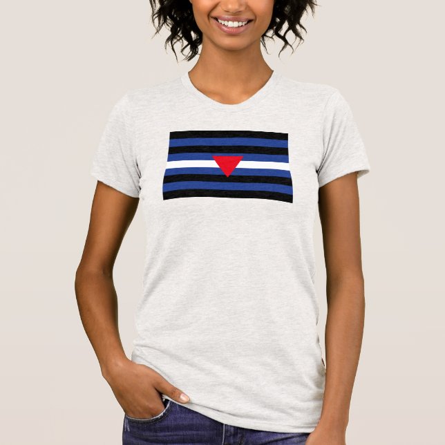 Camiseta Bandeira do Orgulho Queer de Couro (Frente)