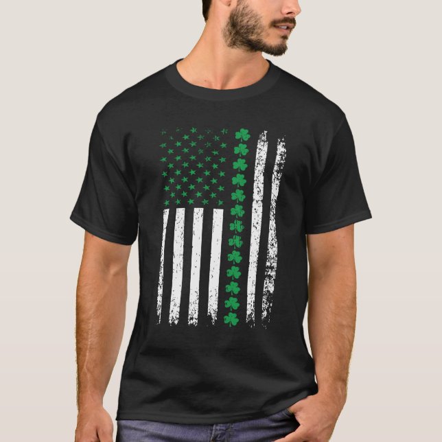 Camiseta Bandeira dos EUA com Rua de Shamrocks. (Frente)