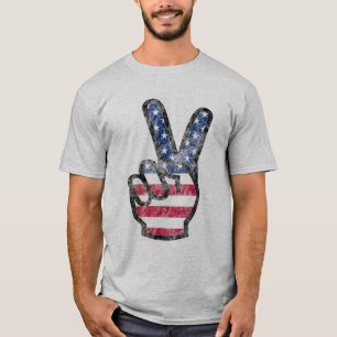 Camiseta Bandeira dos EUA com Sinal de Vitória Distorcido V