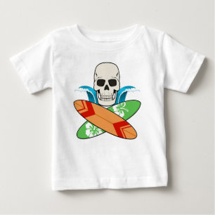 Camiseta Bandeira Pirata Jolly Roger Caveira e Pranchas de 
