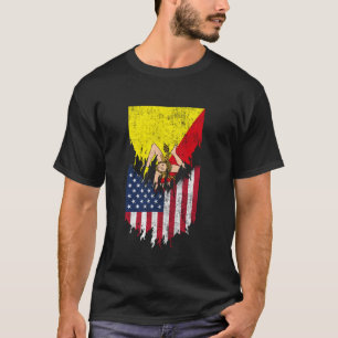 Camiseta Bandeiras sicilianas-americanas amontoadas na Sicí