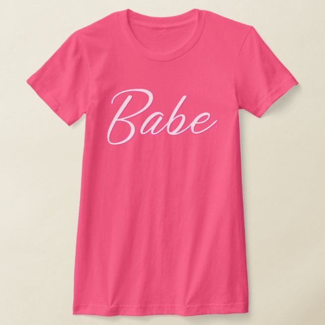 Camiseta BARB Bachelorette de Bela Rosa Quente (Postura )
