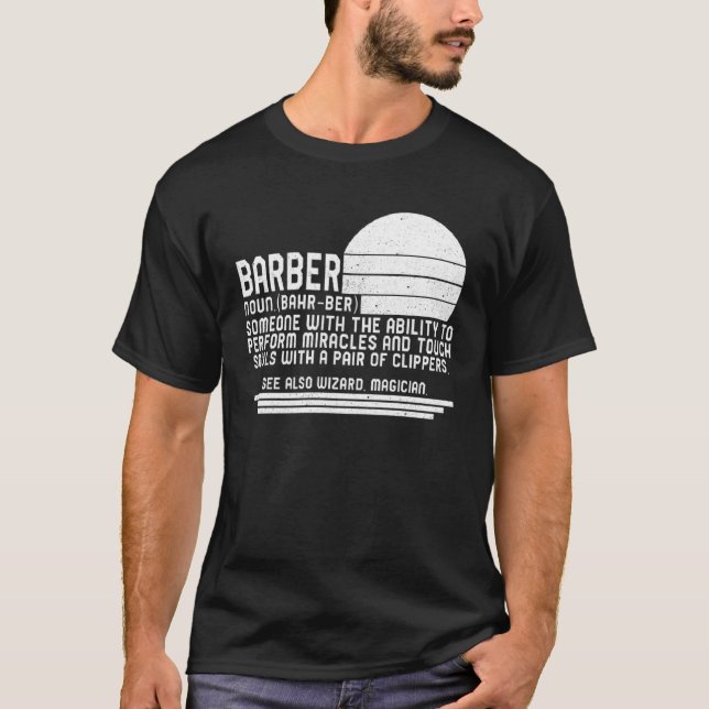 Camiseta Barber Definition Hair Salon  Best Barber Owner Sh (Frente)
