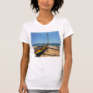 Camiseta Barco de pesca amarrado na praia