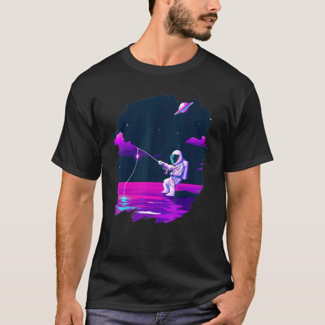 Camiseta Barco de Pesca de Astronauta Espaço Oceano Lago Le (Frente)