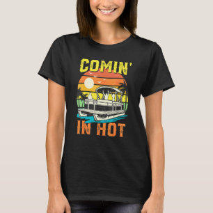 Camiseta Barco Pontão Retro Chegando Quente Lago de Naveg