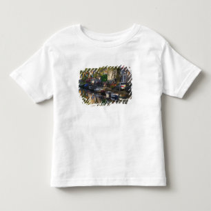 Camiseta Barcos e edifícios ao longo da cintura do canal,