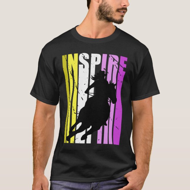 Camiseta Barrel Racing Fierce Cowgirl Hat Western Pink Yell (Frente)