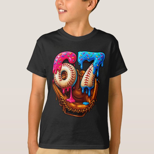 Camiseta Baseball 67 Seis Sete Engraçado 6 7 Meme Gen Alpha (Frente)