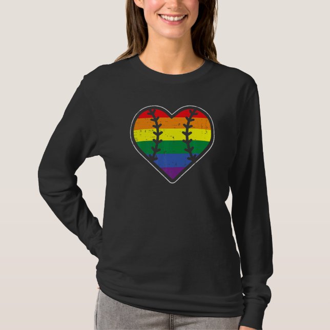 Camiseta Baseball Heart Sport LGBTQ Rainbow Flag Gay Pride  (Frente)