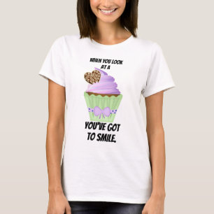 Camiseta básica de cupcake feminino