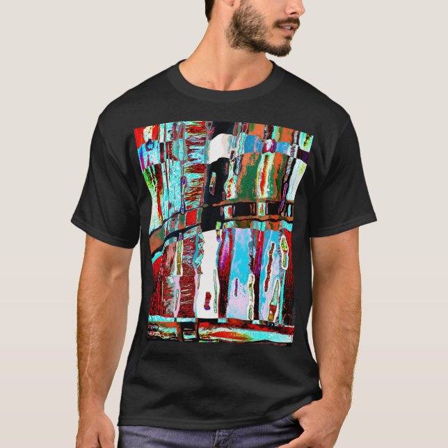Camiseta Básica Escura – Abstrato de Reflexão de C (Frente)